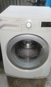 Mesin Cuci Front Loading